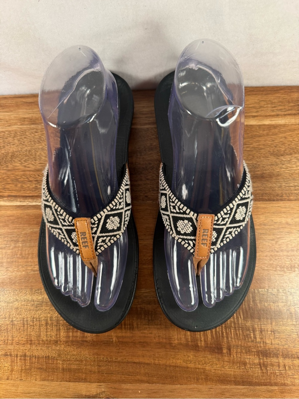 Reef Ortho Woven Toe-Post Sandals in Black and White Woven Strap Size 7